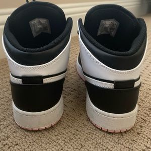 Youth Air Jordan 1 Mid Arctic Pink Black